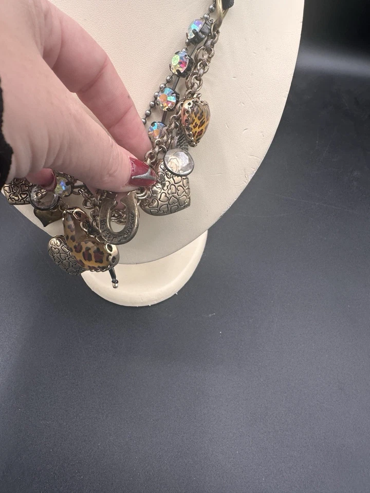 Collar BETSEY JOHNSON Leopardo Lucita Corazón Hinchado Cristal Multi Hilo Dije  Foto 4 de 4