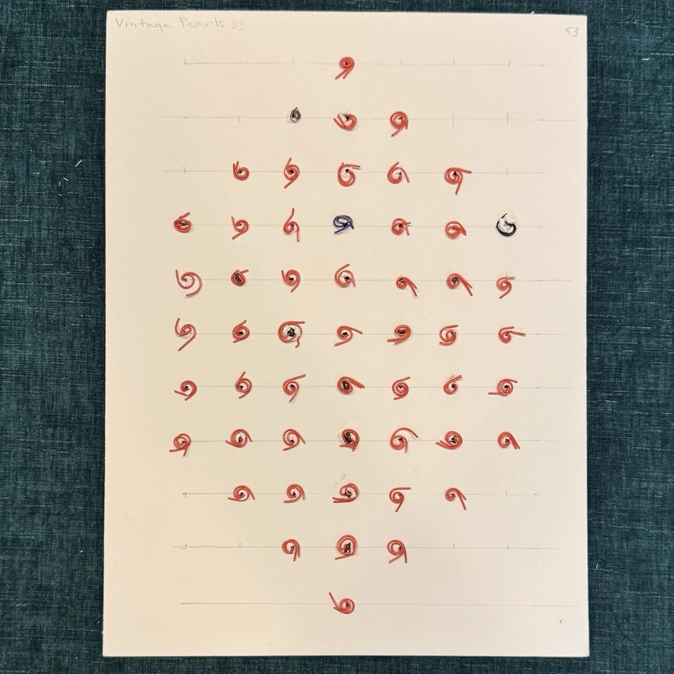 53 антикварные винтажные резные жемчужные пуговицы на коллекционной карточке - Изображение 2 из 4