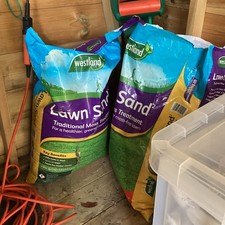 Westlands Lawn Sand for 200sq, Metres
