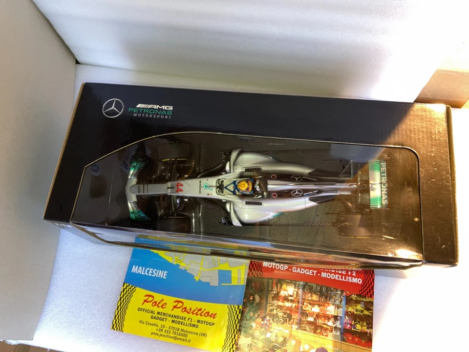 110170044 MINICHAMPS 1:18 MERCEDES PETRONAS HAMILTON SPANISH GP 2017 SHIP. WORLD - Immagine 2 di 4