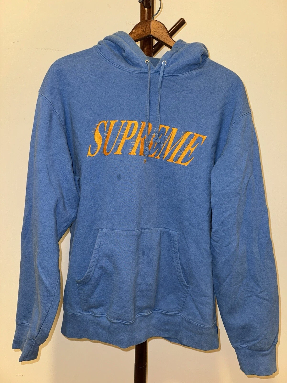 Sweat à capuche Supreme Crossover bébé bleu et or XL (quelques taches sur le devant)