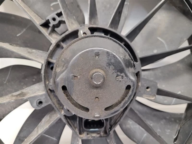 01-05 PONTIAC BONNEVILLE Radiator Fan Motor Fan Assembly SE 12487606 - Image 2 of 4