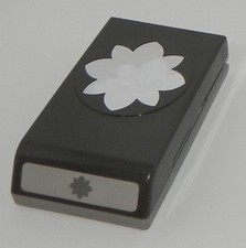 FLOWER MEDALLION SLIM STAMPIN UP EK SUCCESS LARGE PAPER PUNCH