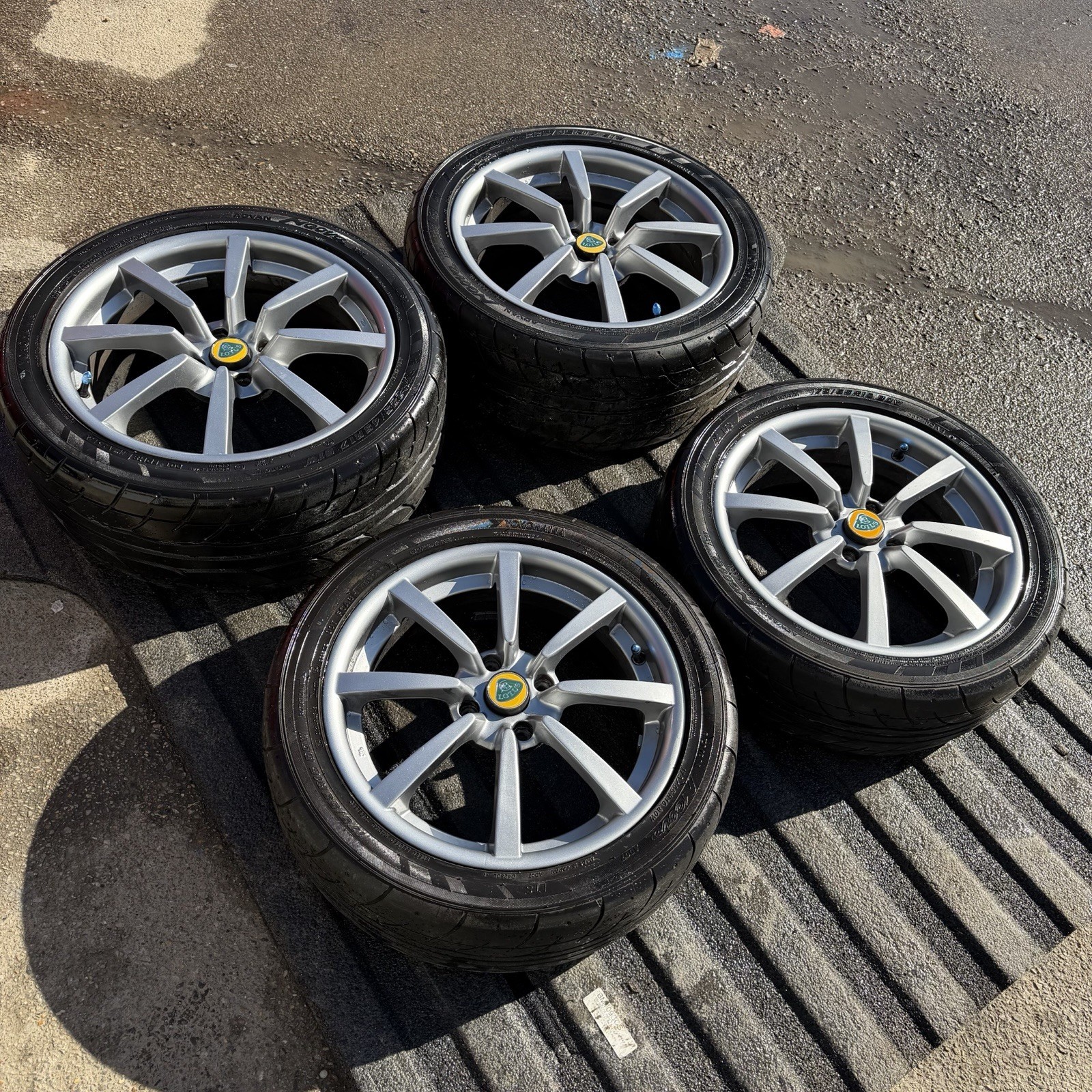 OEM Lotus Staggered Wheels – 16×5.5 Front / 17×7.5 Rear – 5-Lug