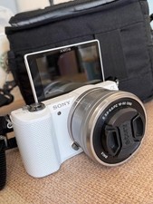 Sony Alpha a5000 Mirrorless Digital Camera with 16-50mm Lens - 95 New