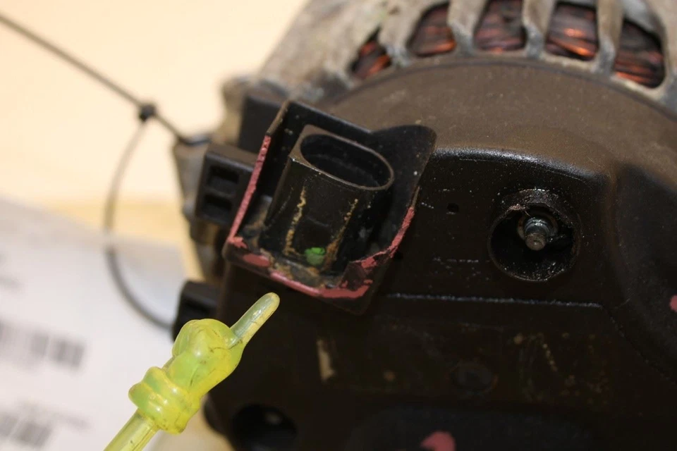 BMW 750LI xDrive 2010-2013 generador alternador 4,4 L 12317603779 OEM Foto 4 de 4