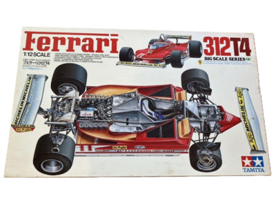 Tamiya製の1:12スケール、Ferrari 312T4モデルキット Tamiya 1/12 Ferrari 312T4 Jody Scheckter Gilles Villeneuve Plastic