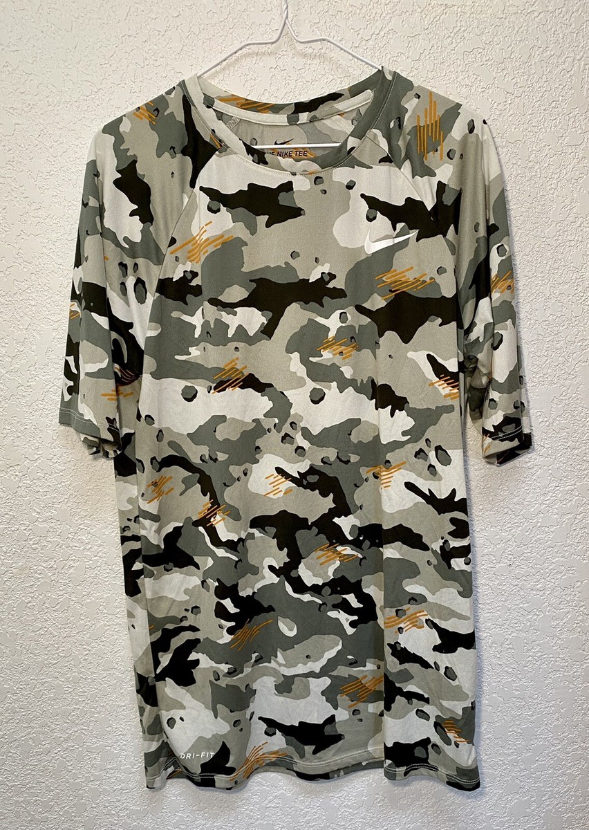 nike training camo t shirt