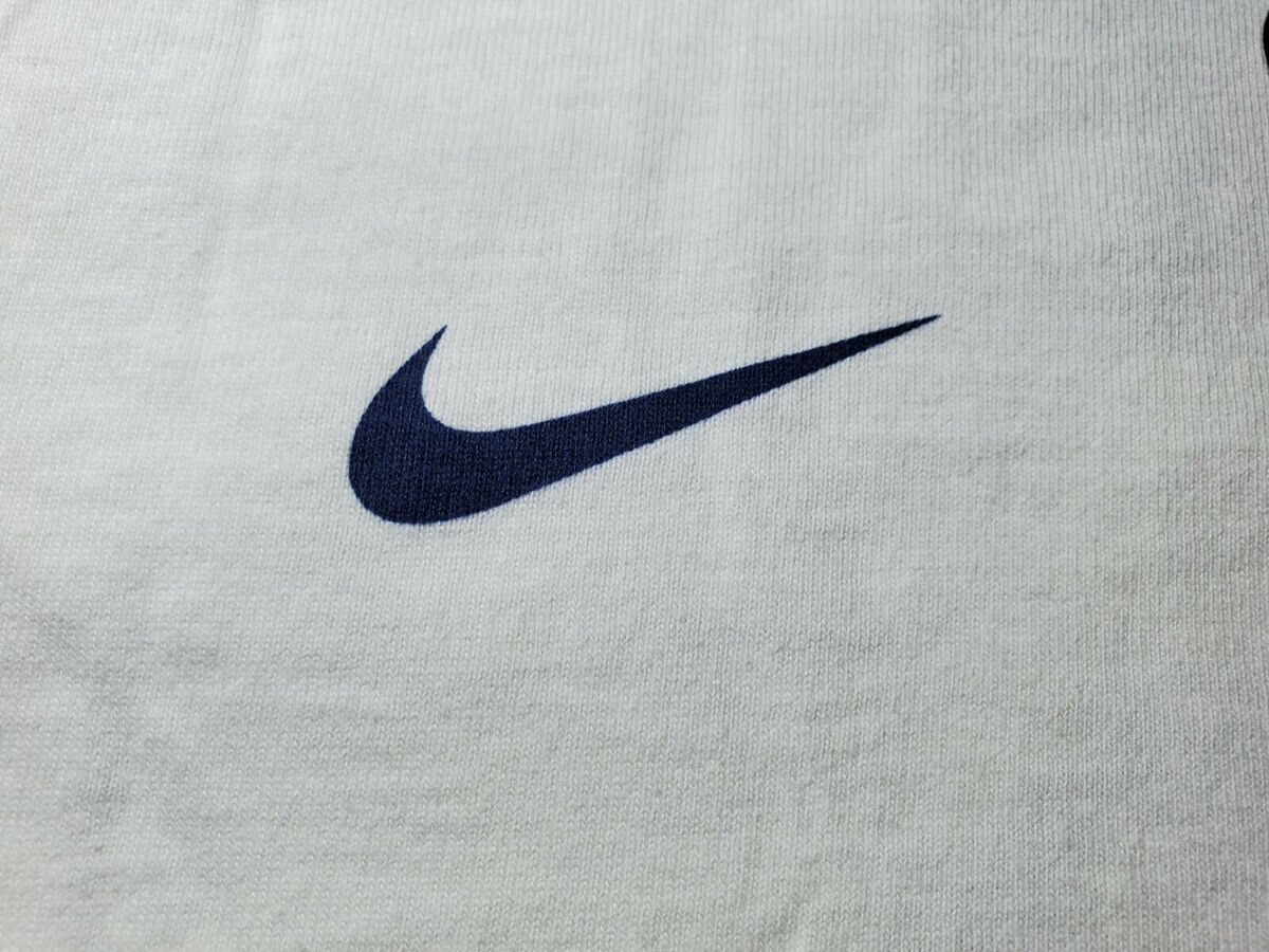 2002 Nike Team USA Soccer T Shirt Shield Logo Football MENS 2002 Nike Team USA Soccer T Shirt Shield Logo Football MENS