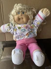 CABBAGE PATCH KIDS DOLL BLONDE w/HAIR RIBBON PINK WHITE TEDDY BEAR SWEATER 1986