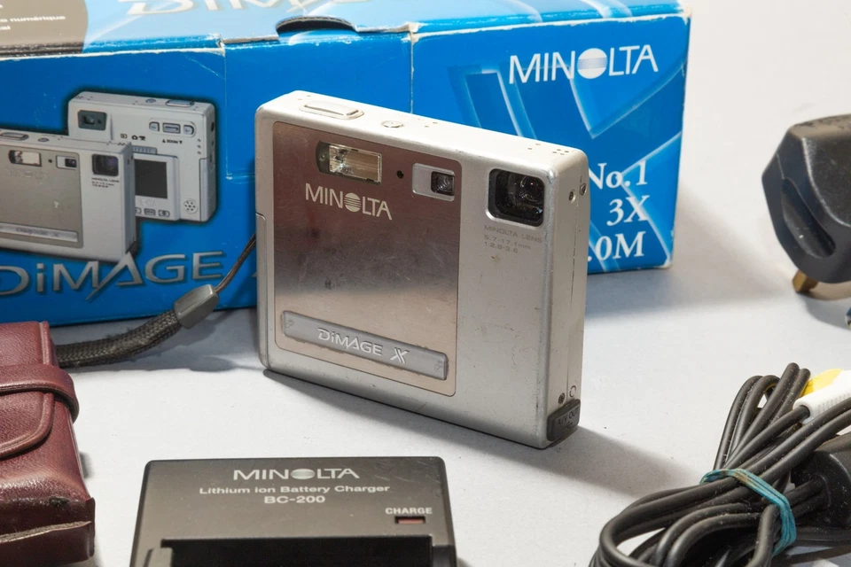 Minolta Dimage X 2MP Digital Camera WORKS + Battery Charger SD Card Original Box - Image 2 of 4