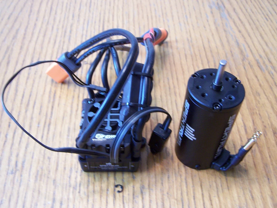 Arrma V6 Notorious 6s Spektrum Firma 150A ESC & Brushless Motor V5 Typhon Mojave - Image 2 of 4