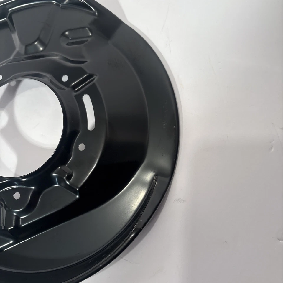 Protector antipolvo de freno 2 piezas para Toyota Camry 1993-2001 lado delantero de aspiración natural Foto 3 de 4