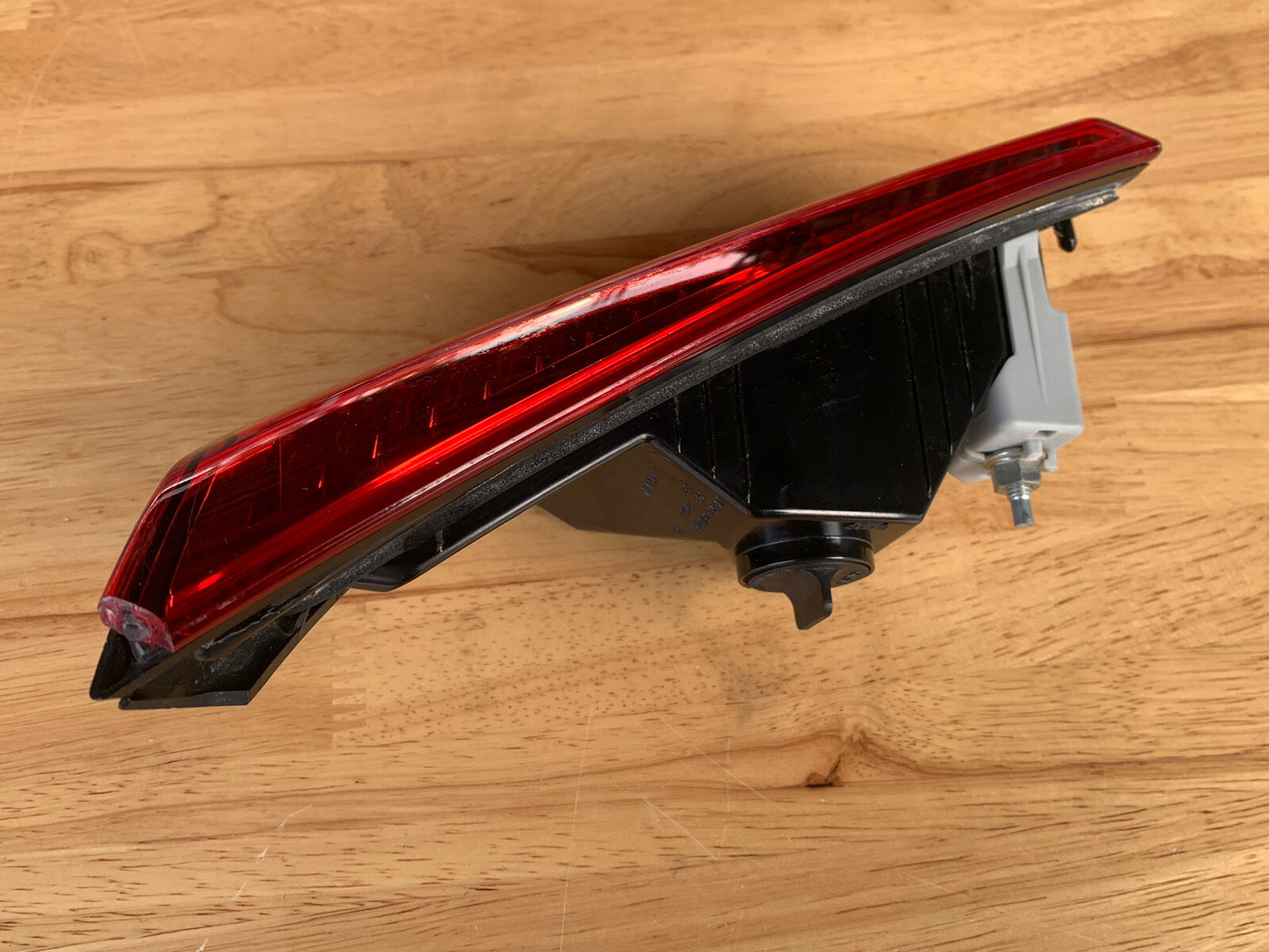 2014-2020 MASERATI GHIBLI REAR RIGHT PASSENGER INNER TAILLIGHT LIGHT LAMP OEM