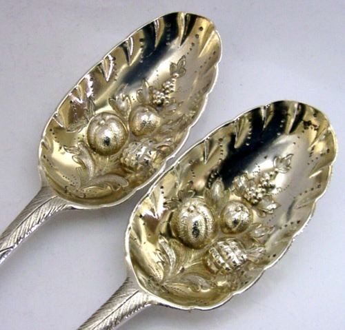 RARE IRISH SOLID STERLING SILVER BERRY SERVING SPOONS 1790 & 1793 GEORGIAN 144g - Picture 3 of 7