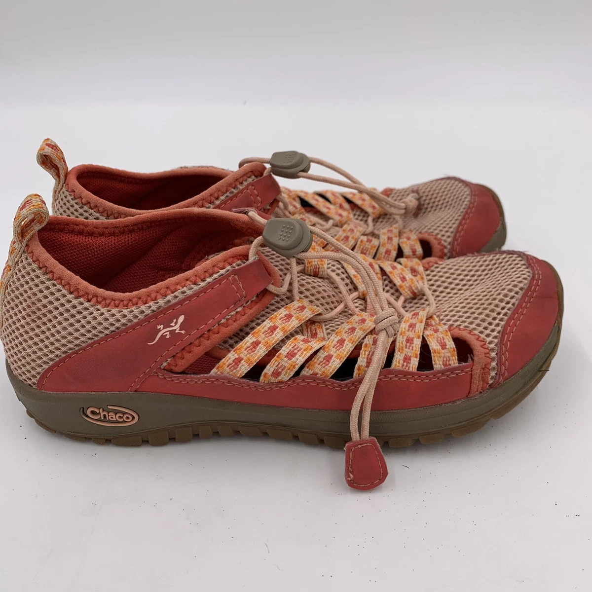 Chaco style best sale shoes