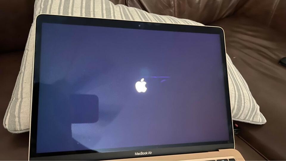 Apple MacBook Air M1 13.3インチ Refurbished 13.3-inch MacBook Air Apple M1 Chip with 8‑Core