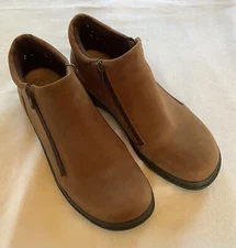 Easy Spirit Tan Suede  Zip Up Ankle Booties Womens Size 9