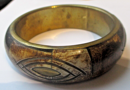 Bracelet Jonc Rigide Fermé En Bronze Doré - Gravure Corne, Vintage, état Parfait, Pièce Unique 5658