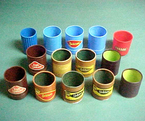 32 tazas de juego de repuesto Yahtzee/Scrabble Dados Shaker ~ genuinas/de colección Foto 3 de 3
