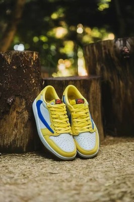 New DZ4137-700 Travis Scott x Air Jordan 1 Low Canxary Men s Sneaker