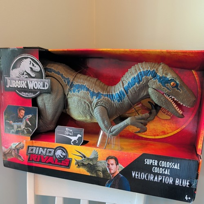 #ad NEW Jurassic GCT93 World Colossal Velociraptor Blue FREE SHIPPING $179.99