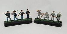 Civil War Display Plastic Soldiers on Stand Union and Confederate 4 on each Base