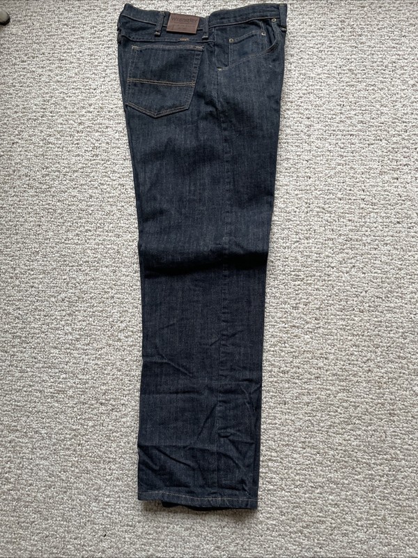 NWOT Wrangler Men's 34 X 30 Relaxed Fit Jeans Dark Blue 100% Cotton