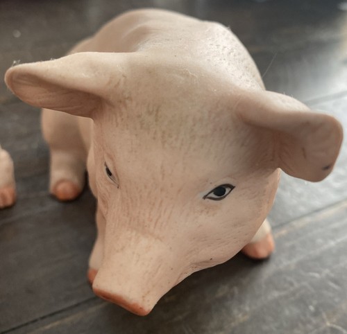 Vtg 1982 Royal Crown Hand Painted Bisque/Porcelain Pig Figurines Set Of 2 - Picture 3 of 8