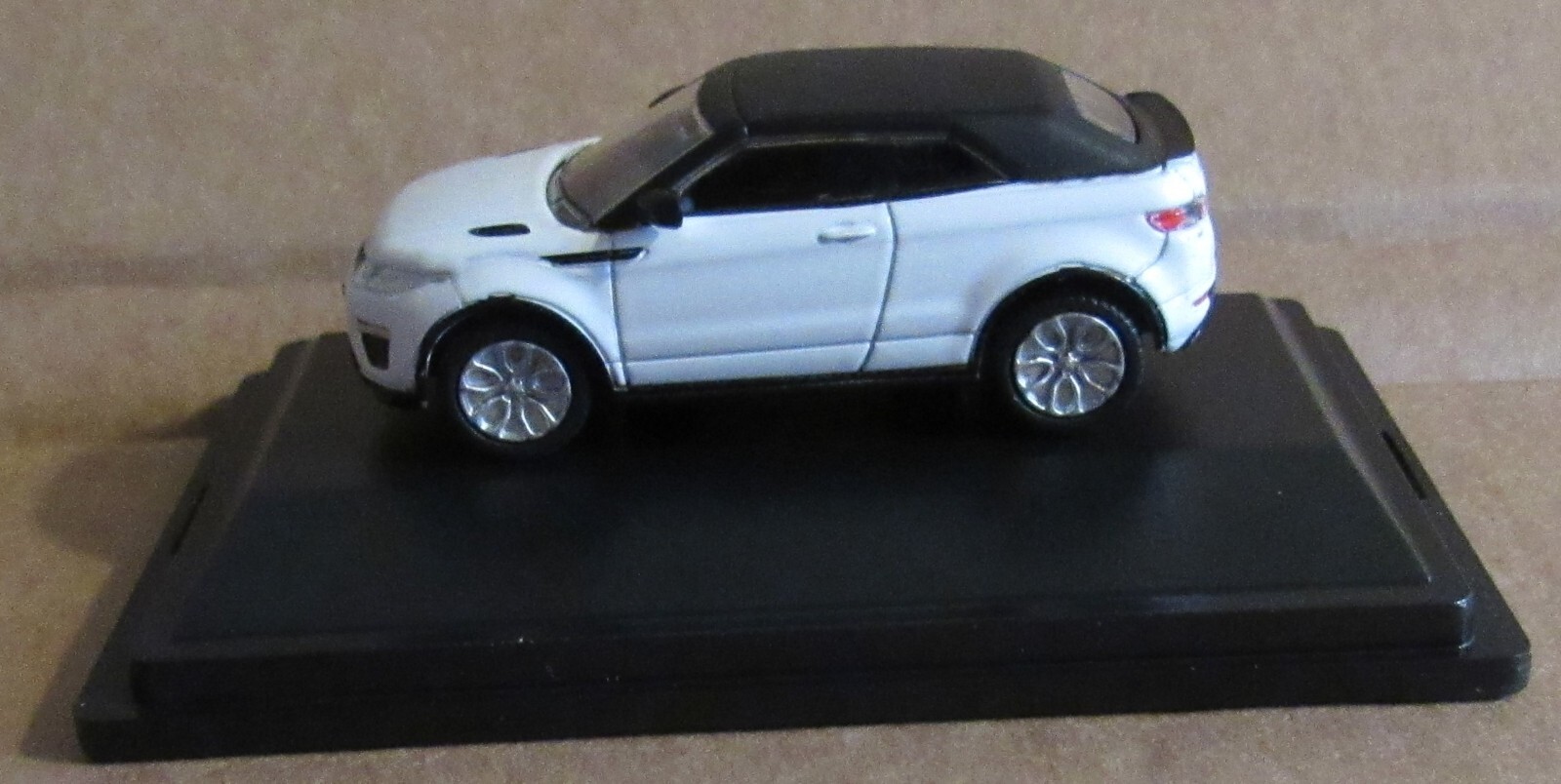 OXFORD DIECAST RANGE ROVER EVOQUE CONVERTABLE FUJI WHITE 1:76 SCALE CAR MODEL