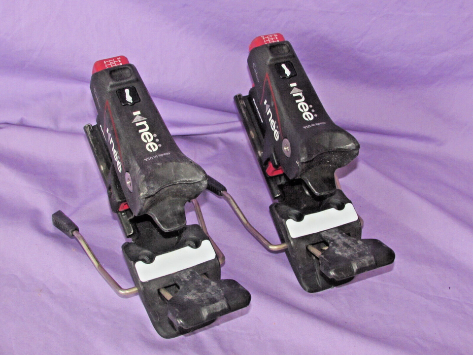 KNEE Carbon 12 Pure Lateral ski bindings with 90mm brakes w/ mounting