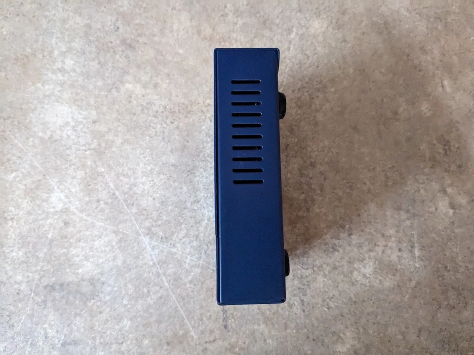 NETGEAR FS105V2 FAST ETHERNET SWITCH 10/100 MBPS 5 PORT F7-3(7) - Image 3 of 4