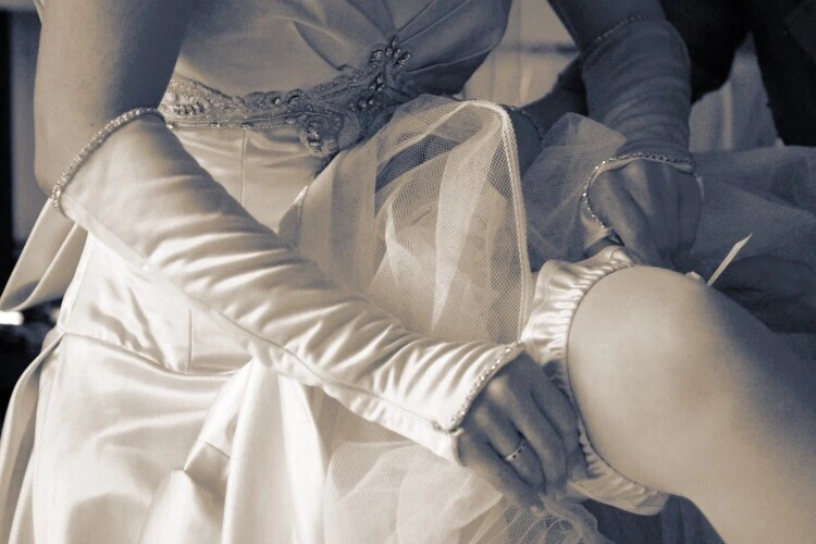 Vestido de Noiva - Vestido de Noiva Amalia Carra Couture com Véu de Strass 6’ - Imagem 4 de 4