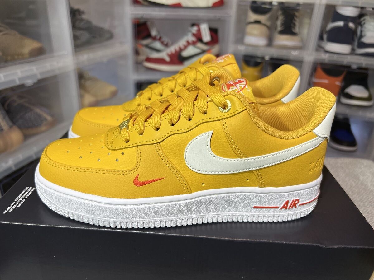Size 7 - Nike Air Force 1 '07 SE 40th Anniversary - Yellow Size 7 - Nike Air Force 1 '07 SE 40th Anniversary - Yellow