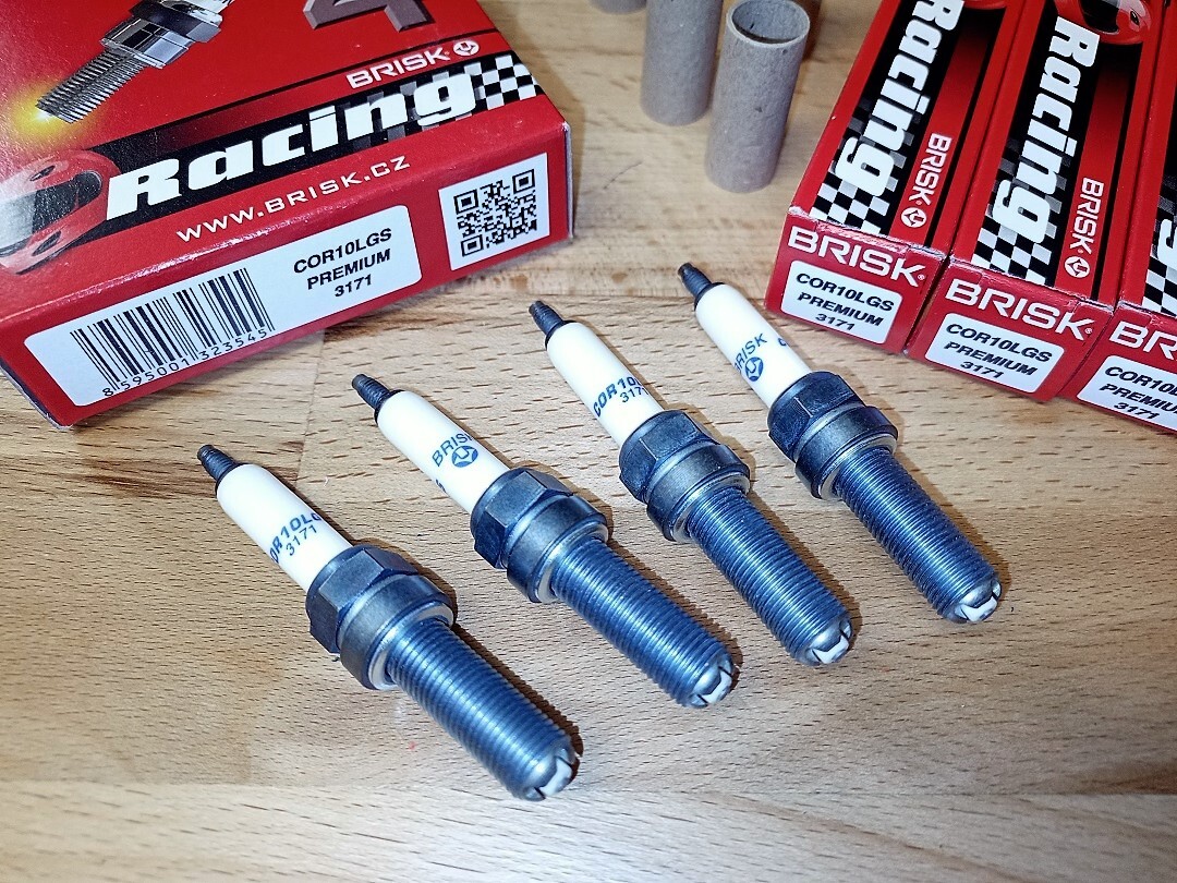 4x BRISK Racing Spark Plugs fits: Kawasaki H2, H2R, ZX-10R 4x BRISK Racing Spark Plugs fits: Kawasaki H2, H2R, ZX-10R