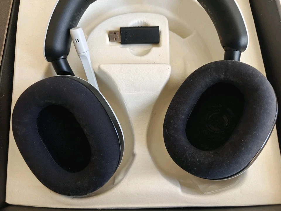 Sony INZONE H7 Wireless Gaming Headset Compatible with PS5, PC With Dongle.. Box - Image 4 of 4