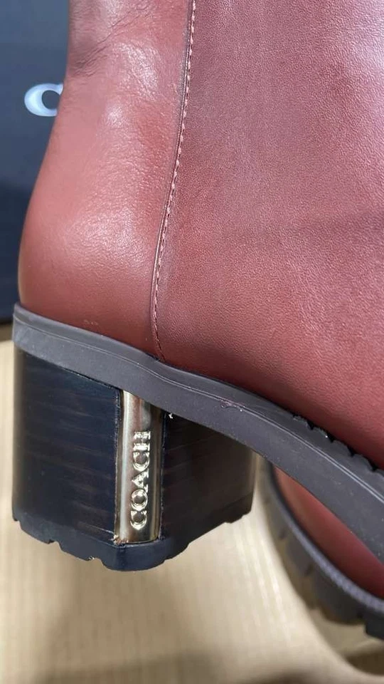 Bota Coach Chrissy C5910 Feminina Tamanho 9.5 B Couro Vermelha/Mocha Tornozelo - Imagem 4 de 4