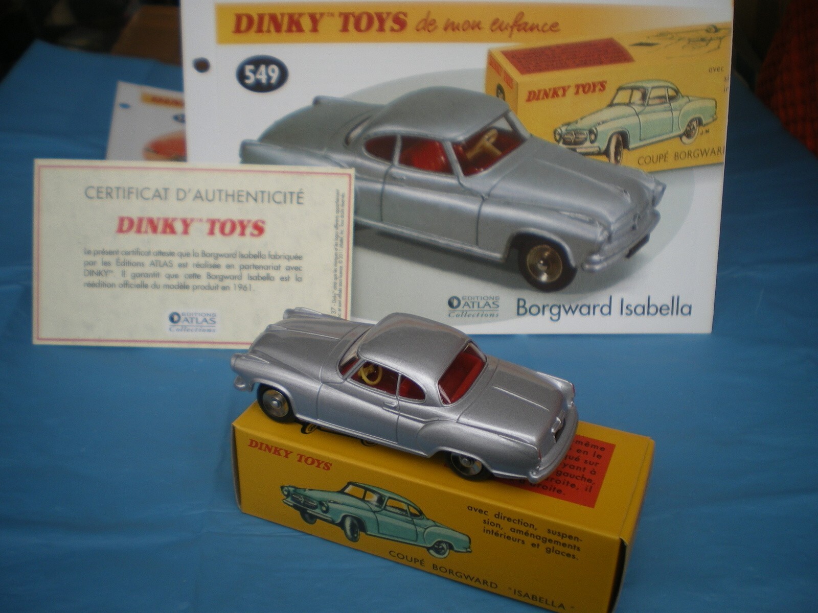Borgward Isabella 1/43 Dinky 549 miniature de collection gris métal