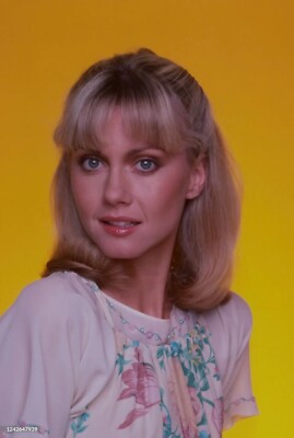 Olivia Newton John Hochglanz Foto 8,5'' x 11'' umrandet #902