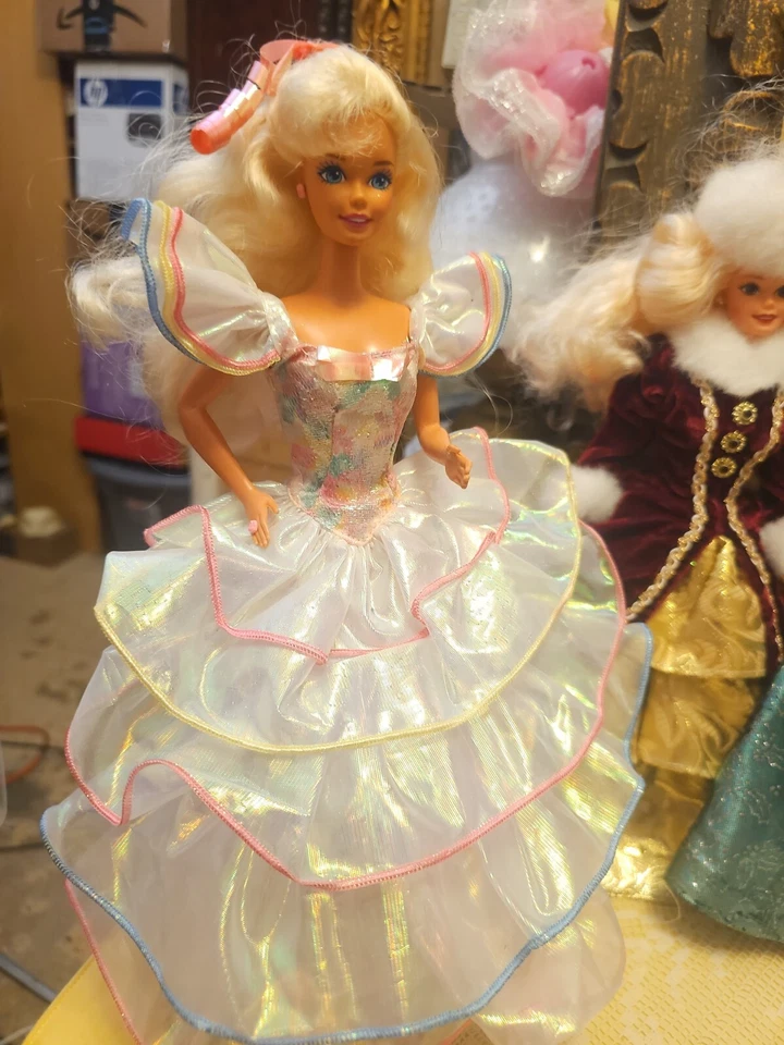 4x Barbie Felices Fiestas Edición Especial RAPUNZEL FELIZ CUMPLEAÑOS SIN CAJA Y ZAPATOS  Foto 4 de 4