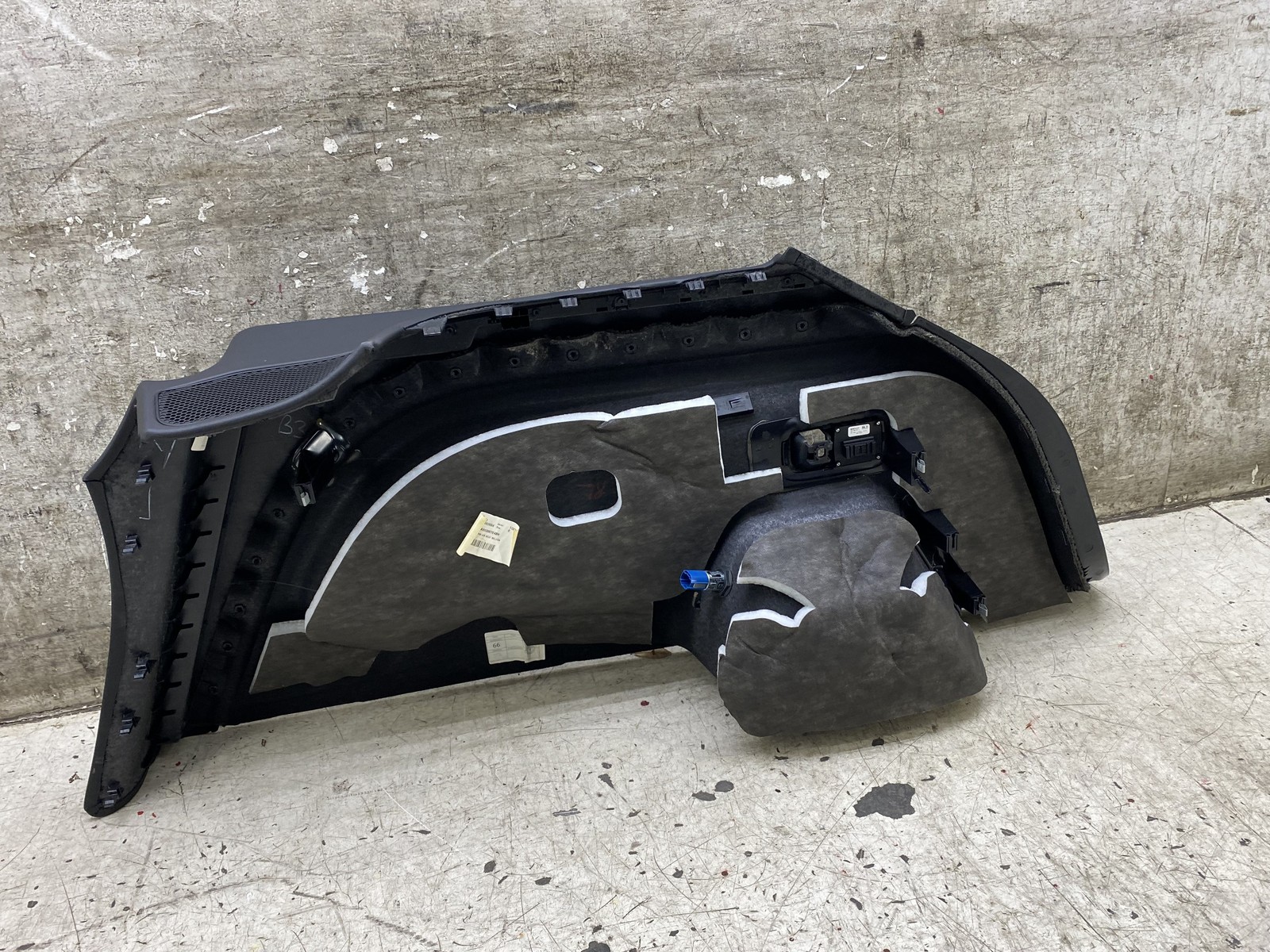 2015-2020 BENTLEY BENTAYGA OEM REAR LEFT INNER QUARTER PANEL CARPET TRIM COVER