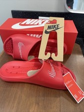  CZ5478-601 MENS NIKE VICTORI ONE SLIDE 'POLKA SWOOSH - UNIVERSITY RED'