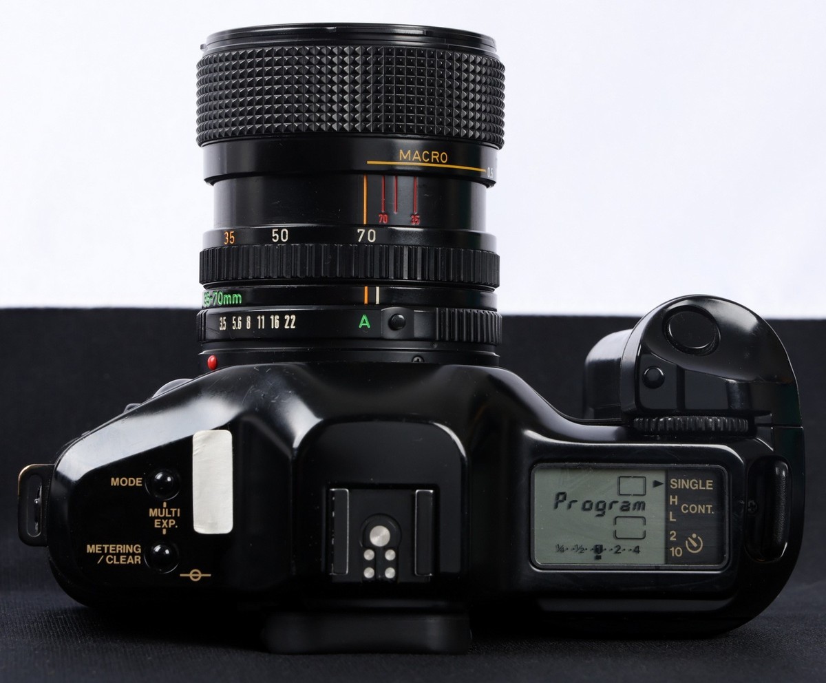 キヤノン Canon T90 NEW FD 35-70/3.5-4.5 Canon T90 35mm Film SLR c/w New FD 35-70mm f/3.5-4.5 Lens