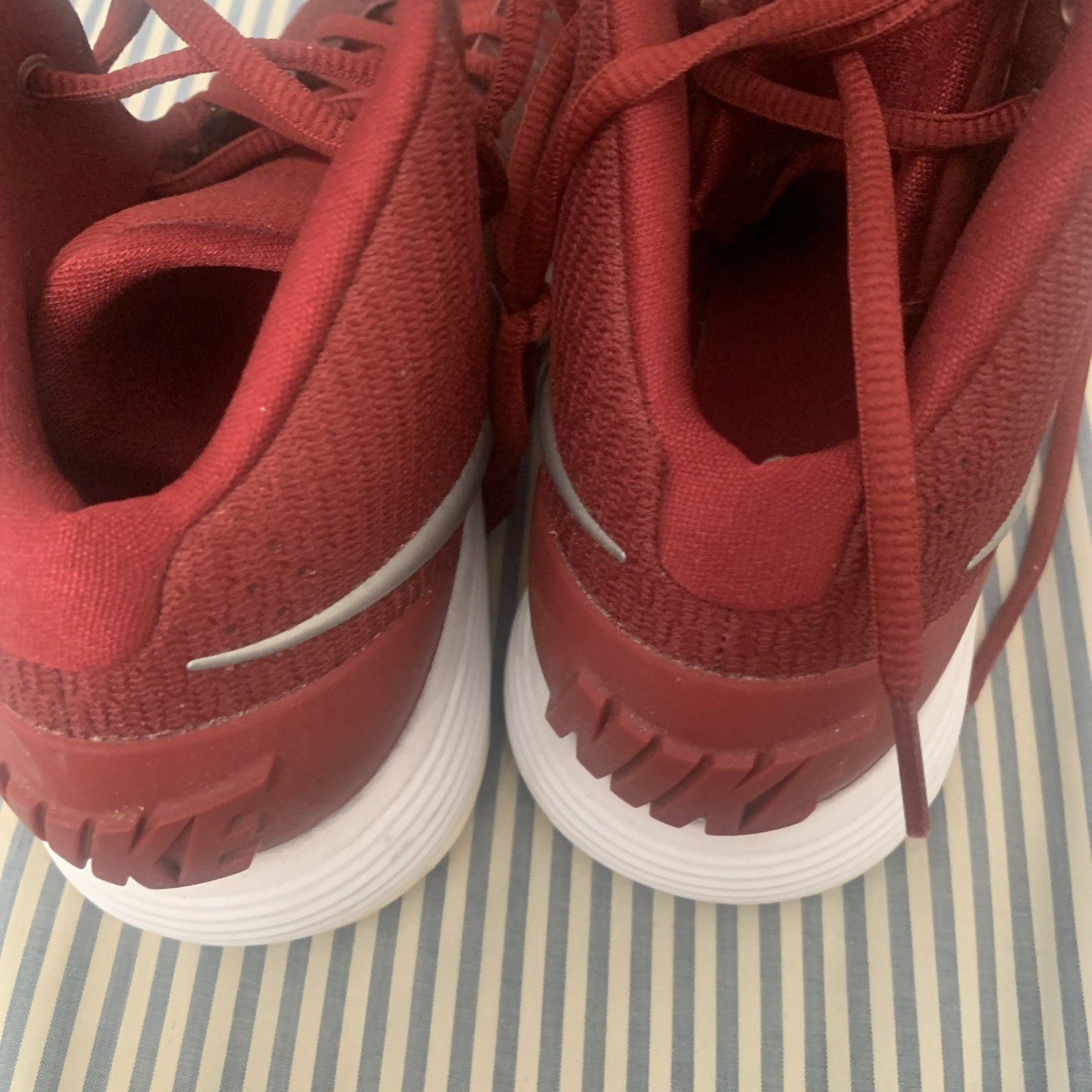 Nike hyperdunk Size 7. Red. - image 4