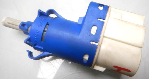 FORD FIESTA 6 VI / BREMSLICHTSCHALTER SCHALTER BREMSLICHT / AA6T-9C872-AA (CH34)