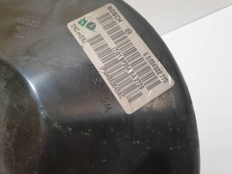 Chrysler Grand Voyager 2006 (LHD) servo refuerzo de freno 04683845A Foto 2 de 4