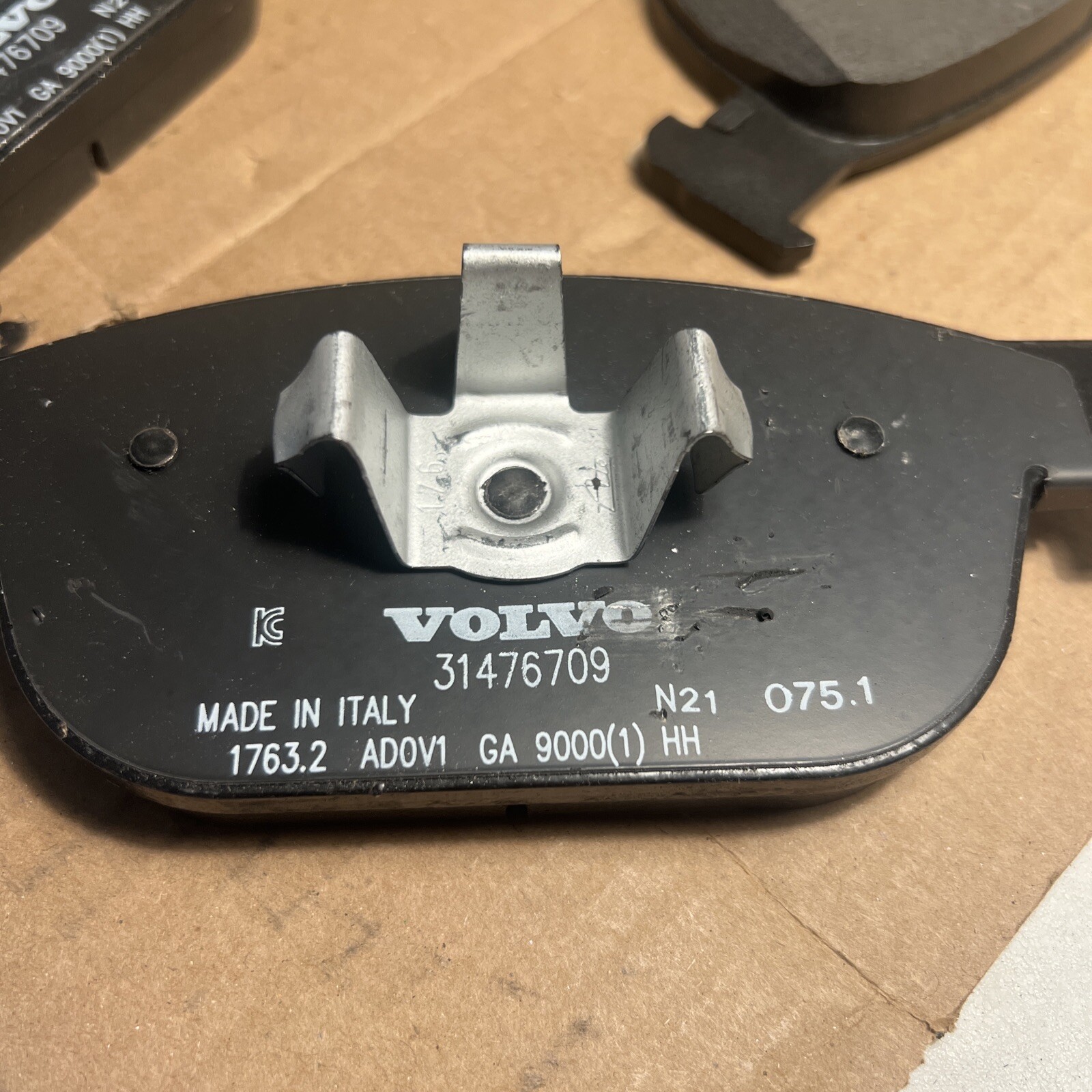 Genuine OEM Disc Brake Pad Set for Volvo 31499906 S60 XC40 XC60 SET OF