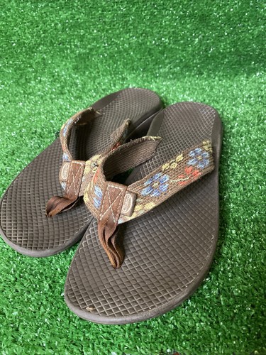 Chacos Women Floral Thonged Flip Flops Size 6 Waterproof Rubber Sandals - Picture 2 of 7
