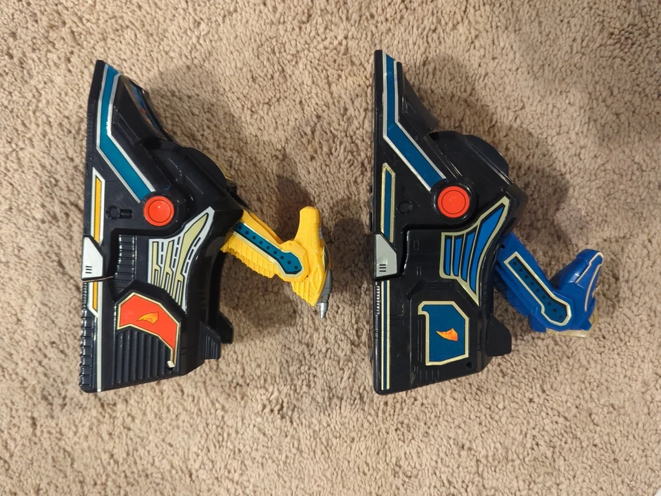 Power Rangers thunderzord Blue & Yellow Griffin Zord Legs - Image 2 of 4