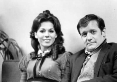 Kathryn Leigh Scott etc in House of Dark Shadows 1970 OLD PHOTO 4